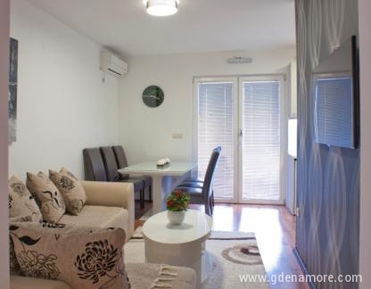 Apartmani Bečići, petokrevetni dvosoban apartman, ενοικιαζόμενα δωμάτια στο μέρος Bečići, Montenegro